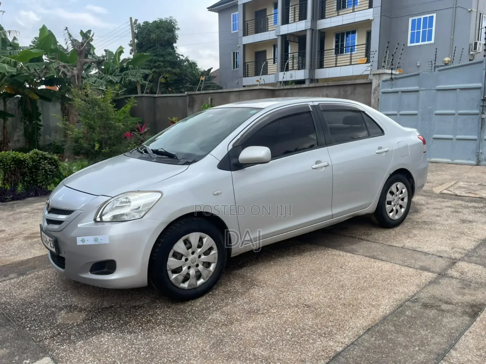 Toyota Belta 2010 Silver