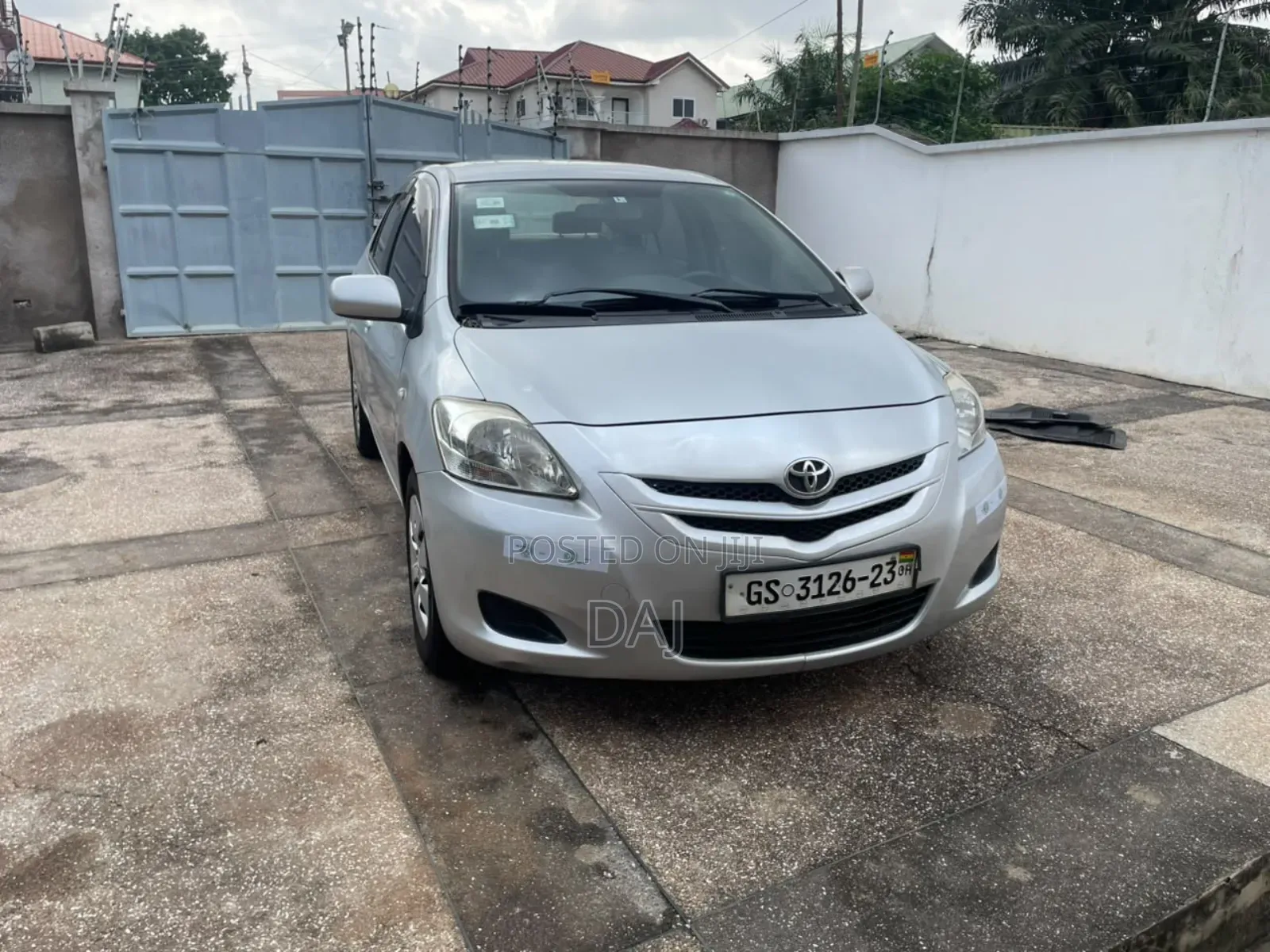 Toyota Belta 2010 Silver
