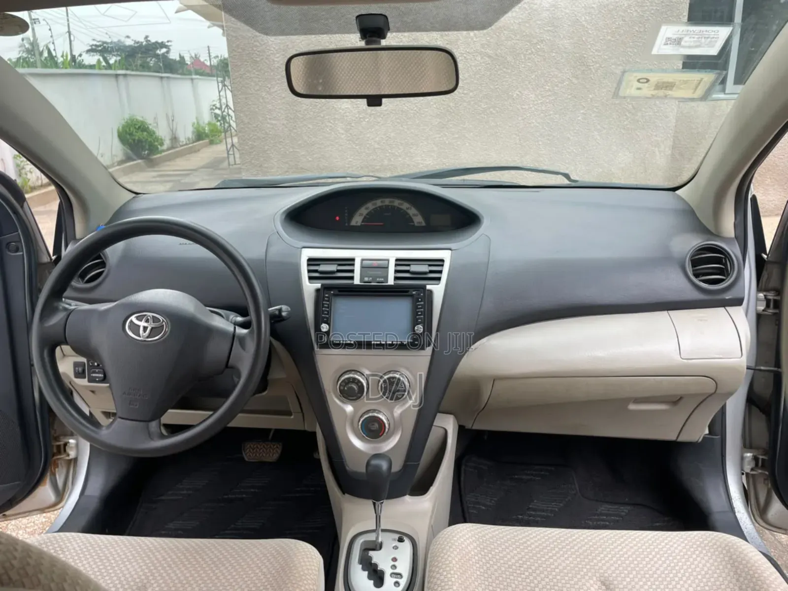 Toyota Belta 2010 Silver