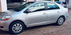 Toyota Yaris 2010 Silver