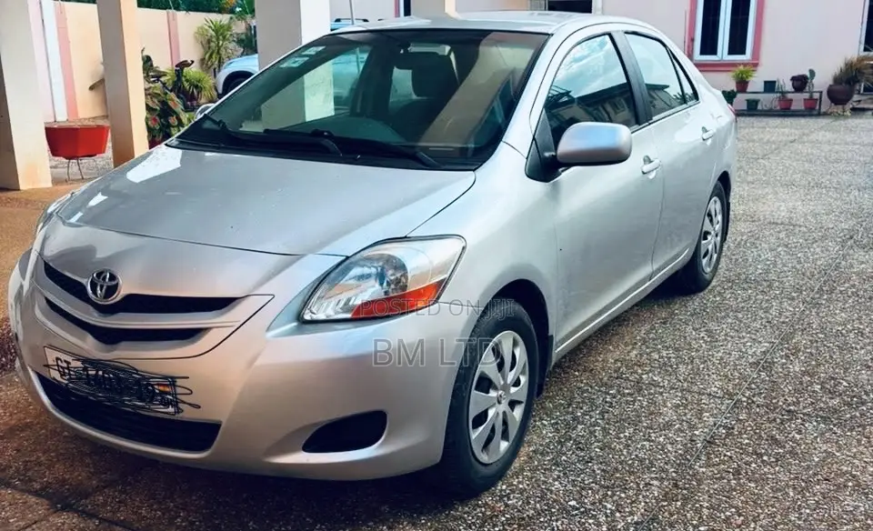 Toyota Yaris 2010 Silver