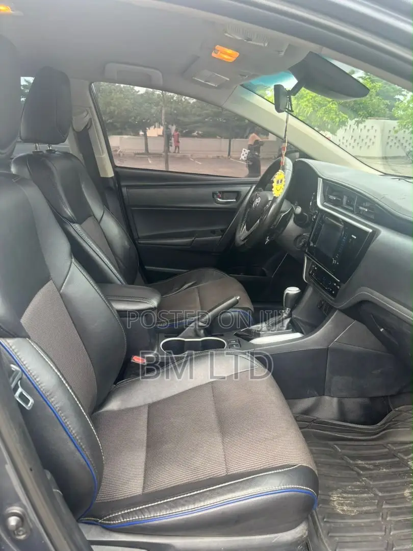 Toyota Corolla 2017 Silver
