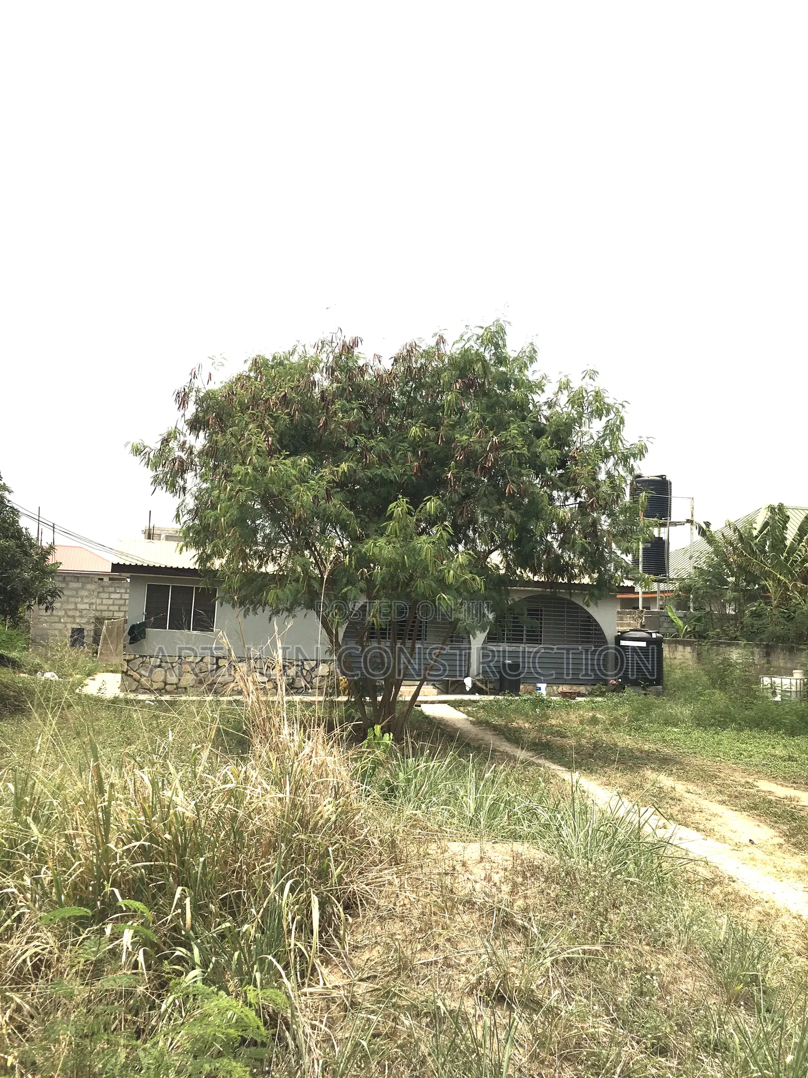 14bdrm Apartment in New Legon for sale