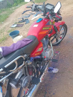 Royal RY125 2025 Red