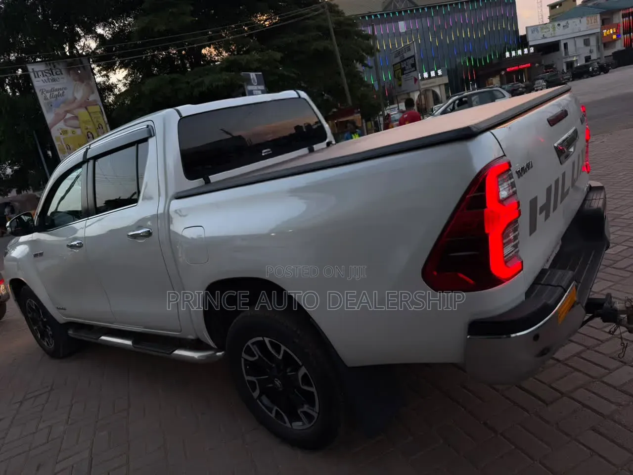 Toyota Hilux 2017 White
