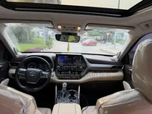 Toyota Highlander L 2021 Black