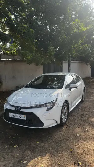 Toyota Corolla 2025 White