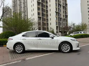 Toyota Camry 2018 White