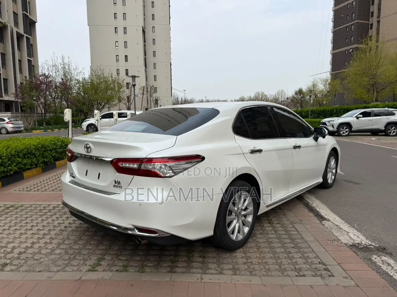 Toyota Camry 2018 White