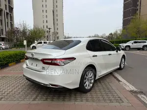 Toyota Camry 2018 White