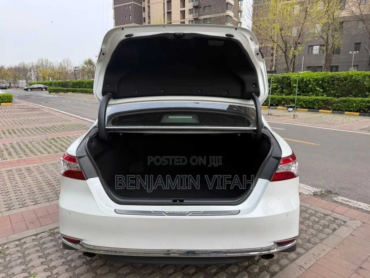 Toyota Camry 2018 White