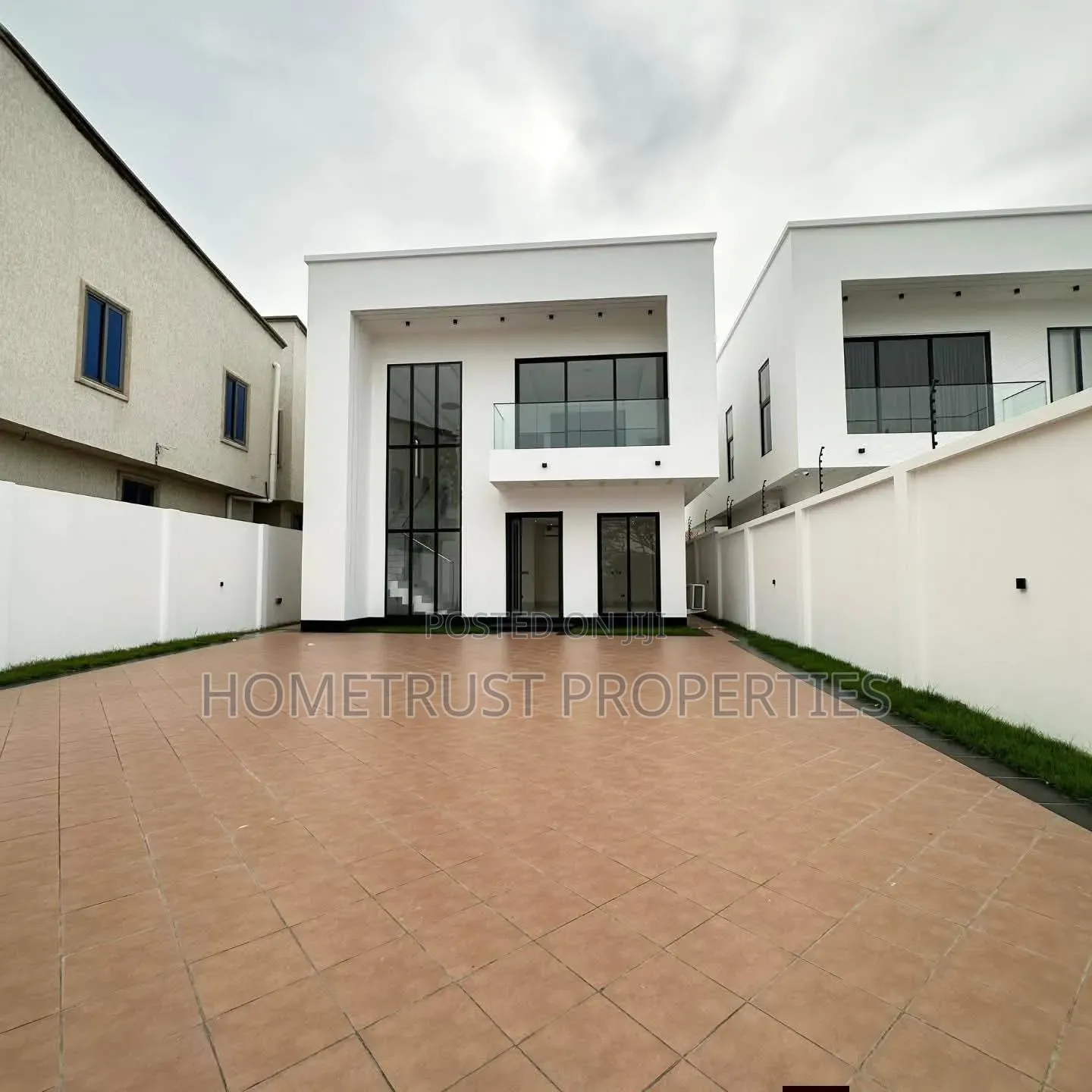4bdrm Duplex in Spintex Shell, Baatsona Total for sale