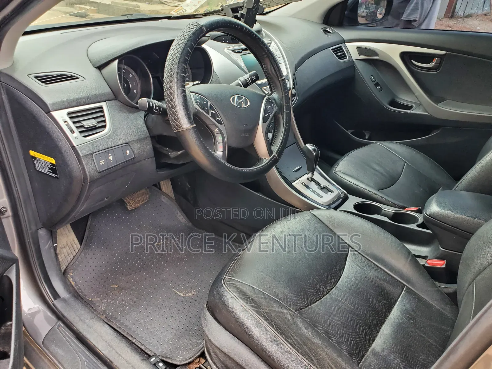 Hyundai Elantra Limited Sedan FWD (1.8L 4cyl 6A) 2013 Gray
