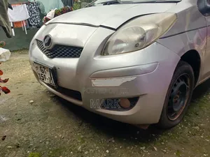 Toyota Vitz 2010 Gray
