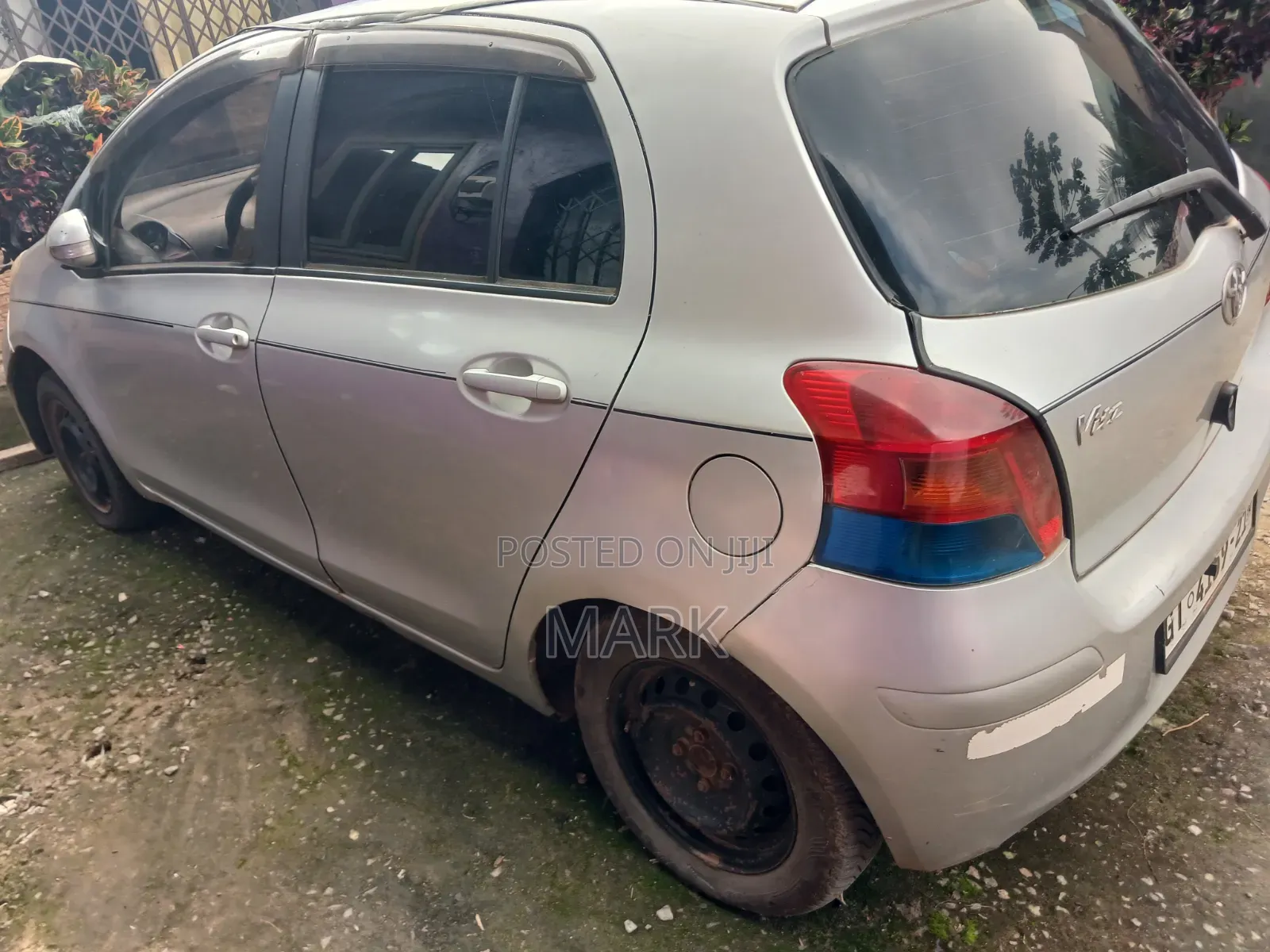 Toyota Vitz 2010 Gray