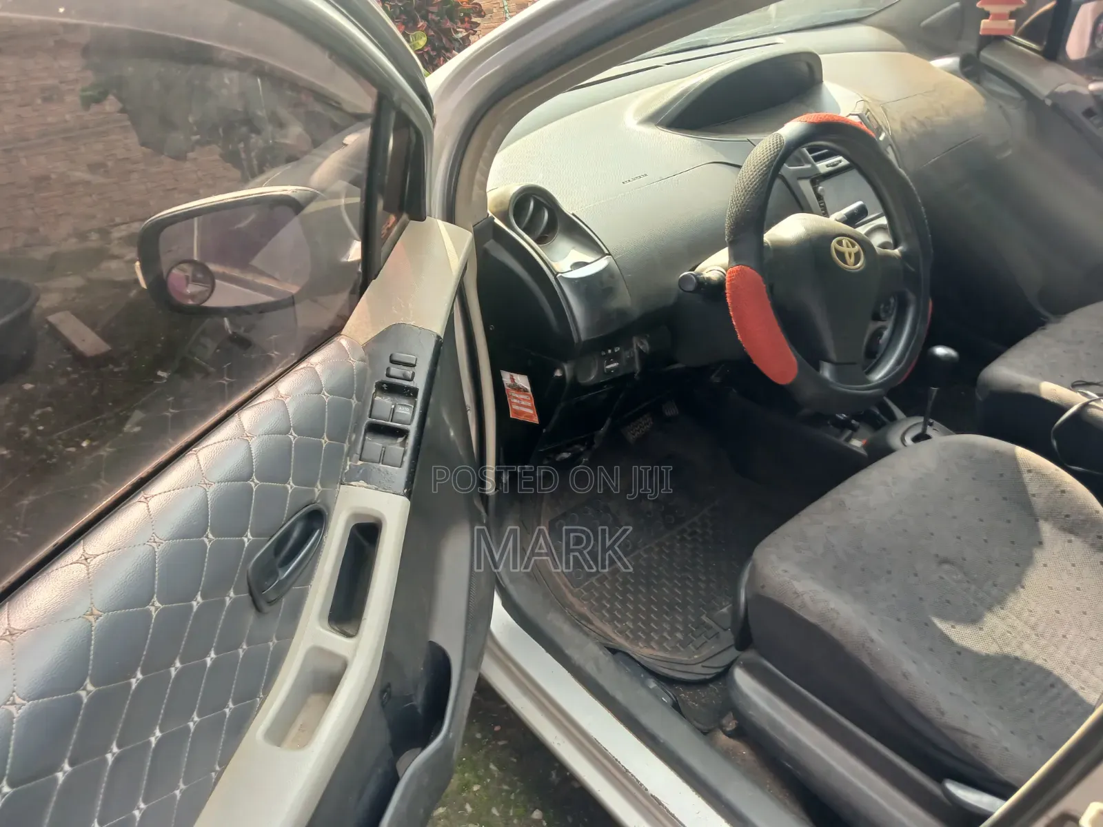 Toyota Vitz 2010 Gray