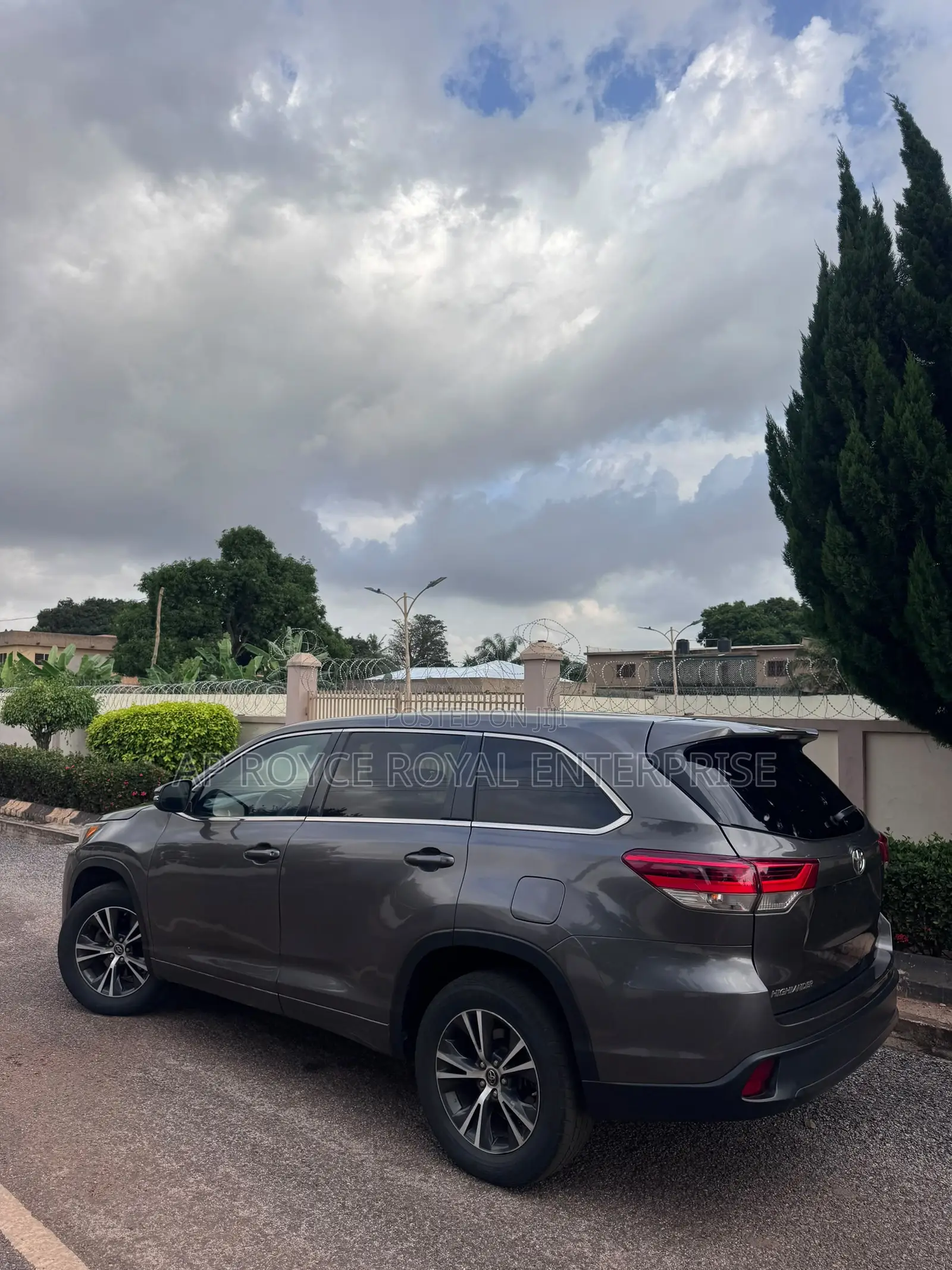 Toyota Highlander LE 4x2 (2.7L 4cyl 6A) 2018 Gray
