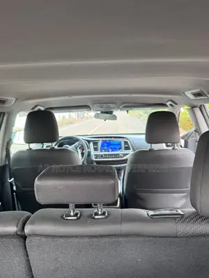 Toyota Highlander LE 4x2 (2.7L 4cyl 6A) 2018 Gray