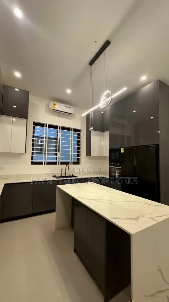4bdrm Duplex in Spintex Sakumono, Baatsona Total for sale