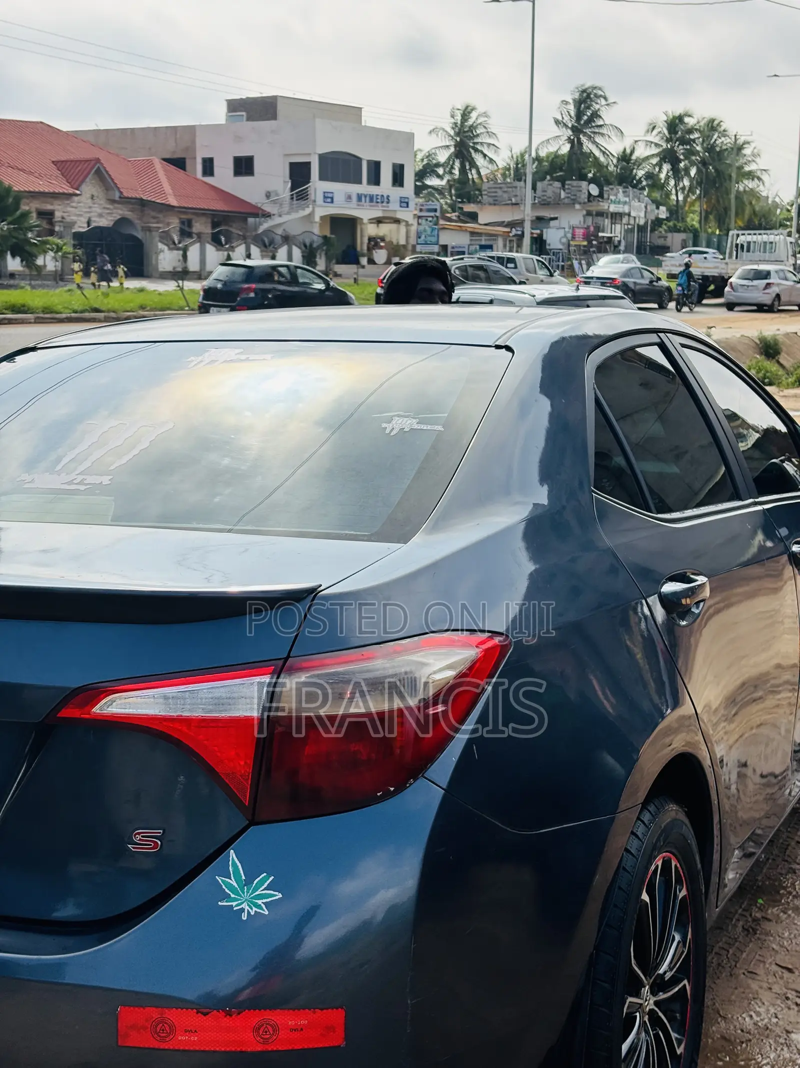 Toyota Corolla LE 4dr Sedan (1.8L 4cyl CVT) 2015 Gray