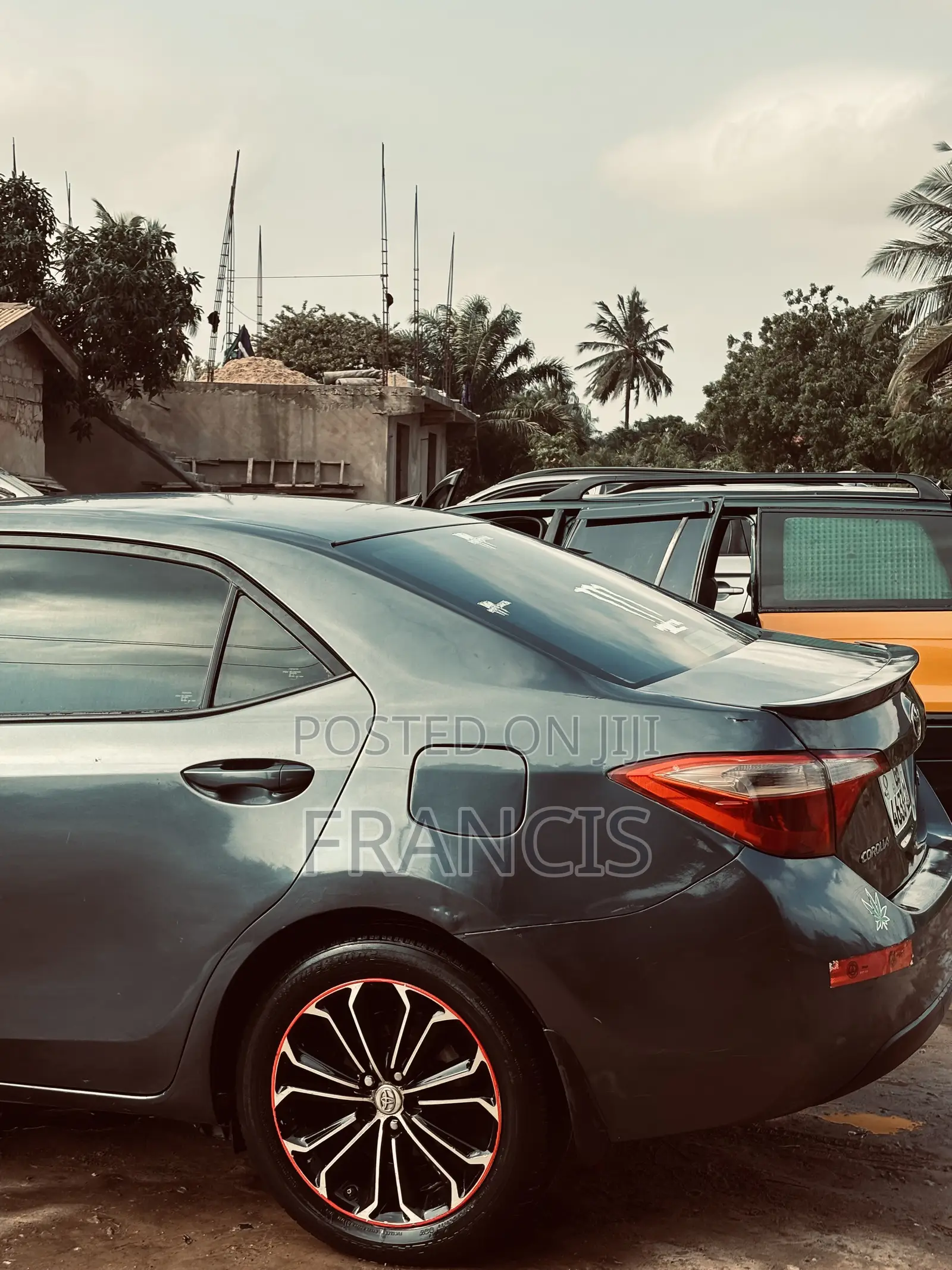 Toyota Corolla LE 4dr Sedan (1.8L 4cyl CVT) 2015 Gray