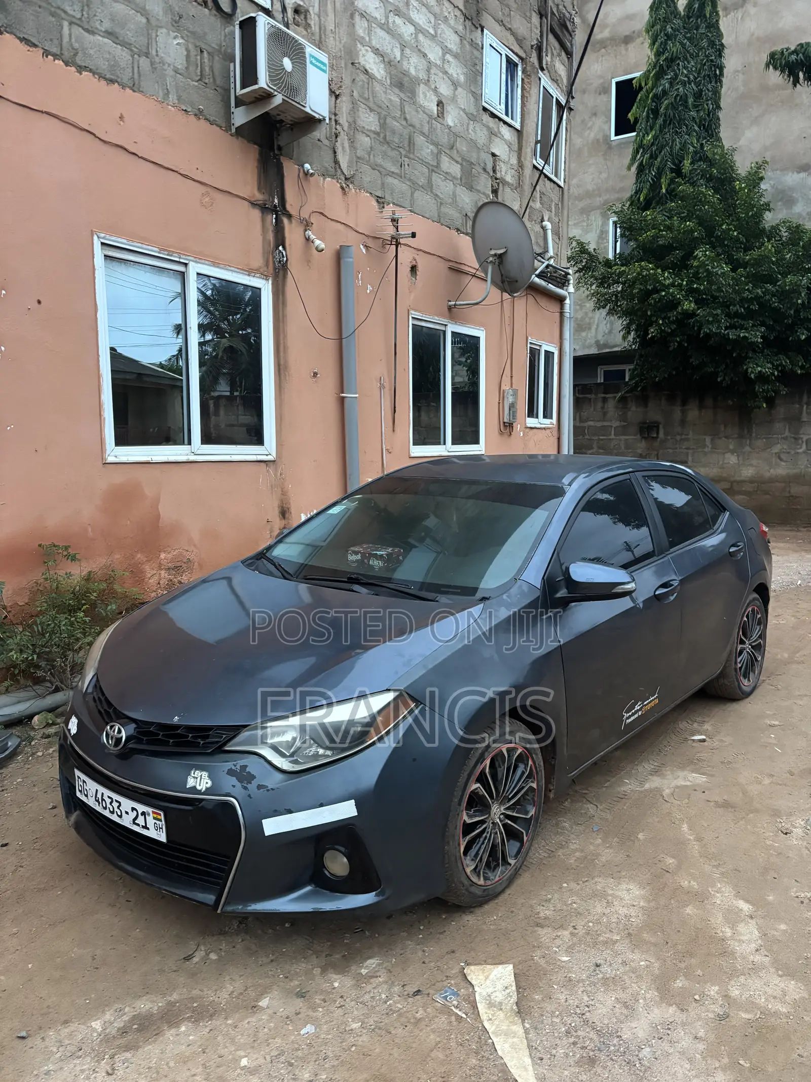 Toyota Corolla LE 4dr Sedan (1.8L 4cyl CVT) 2015 Gray
