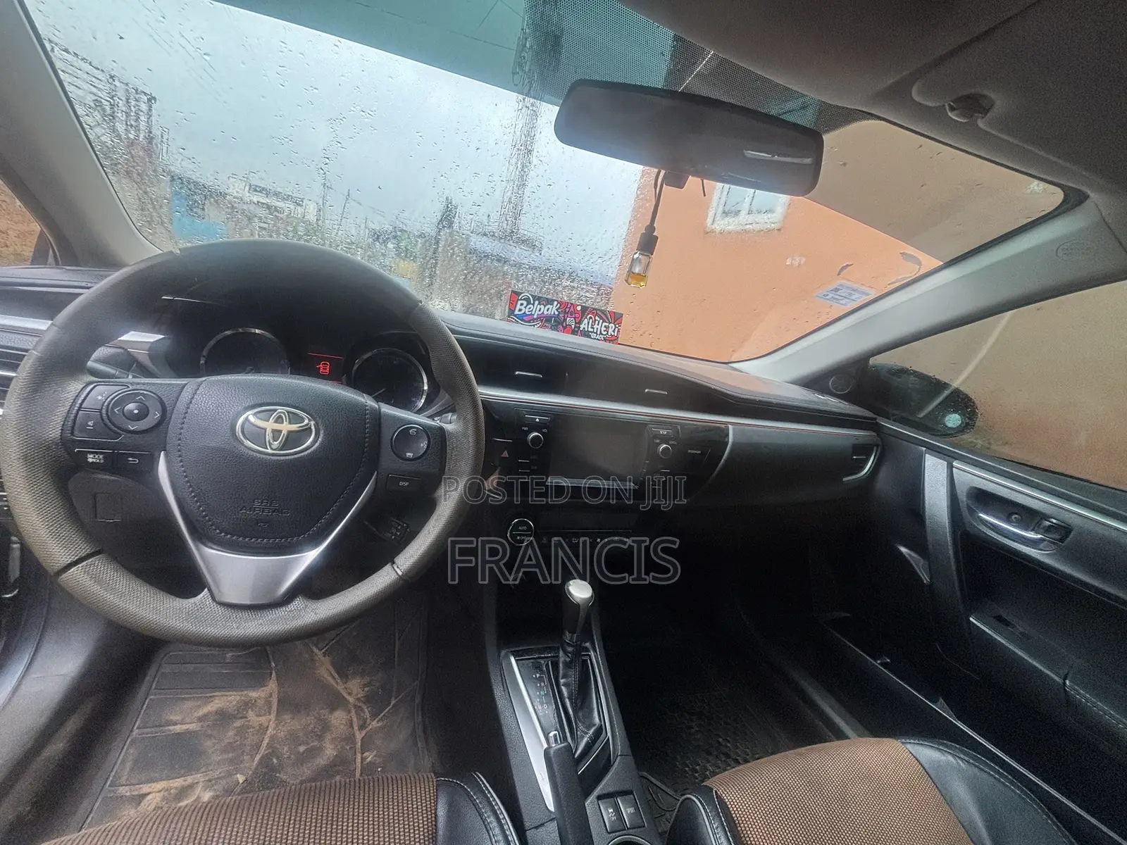 Toyota Corolla LE 4dr Sedan (1.8L 4cyl CVT) 2015 Gray