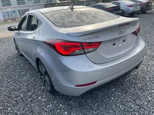 Hyundai Elantra Limited 4dr Sedan (1.8L 4cyl 6A) 2015 Silver