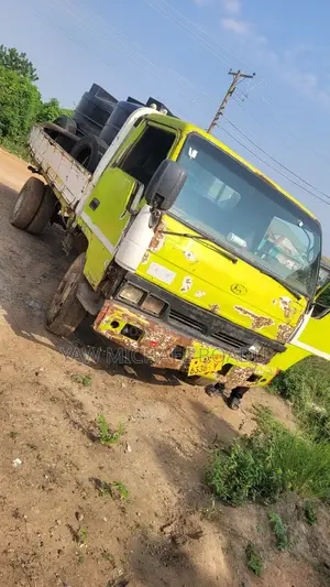 Kia Bongo 2002 Yellow