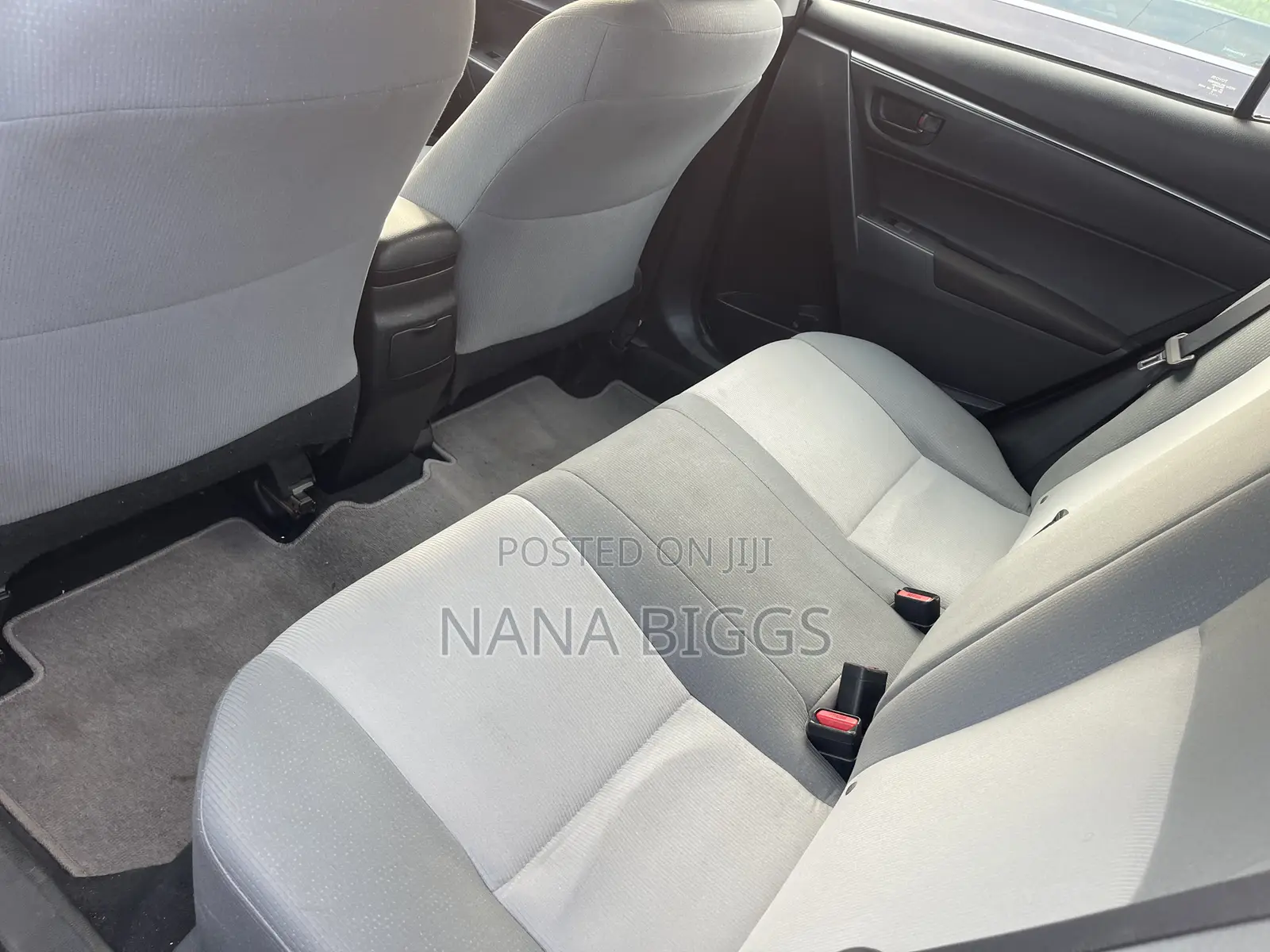 Toyota Corolla LE 4dr Sedan (1.8L 4cyl CVT) 2016 Silver
