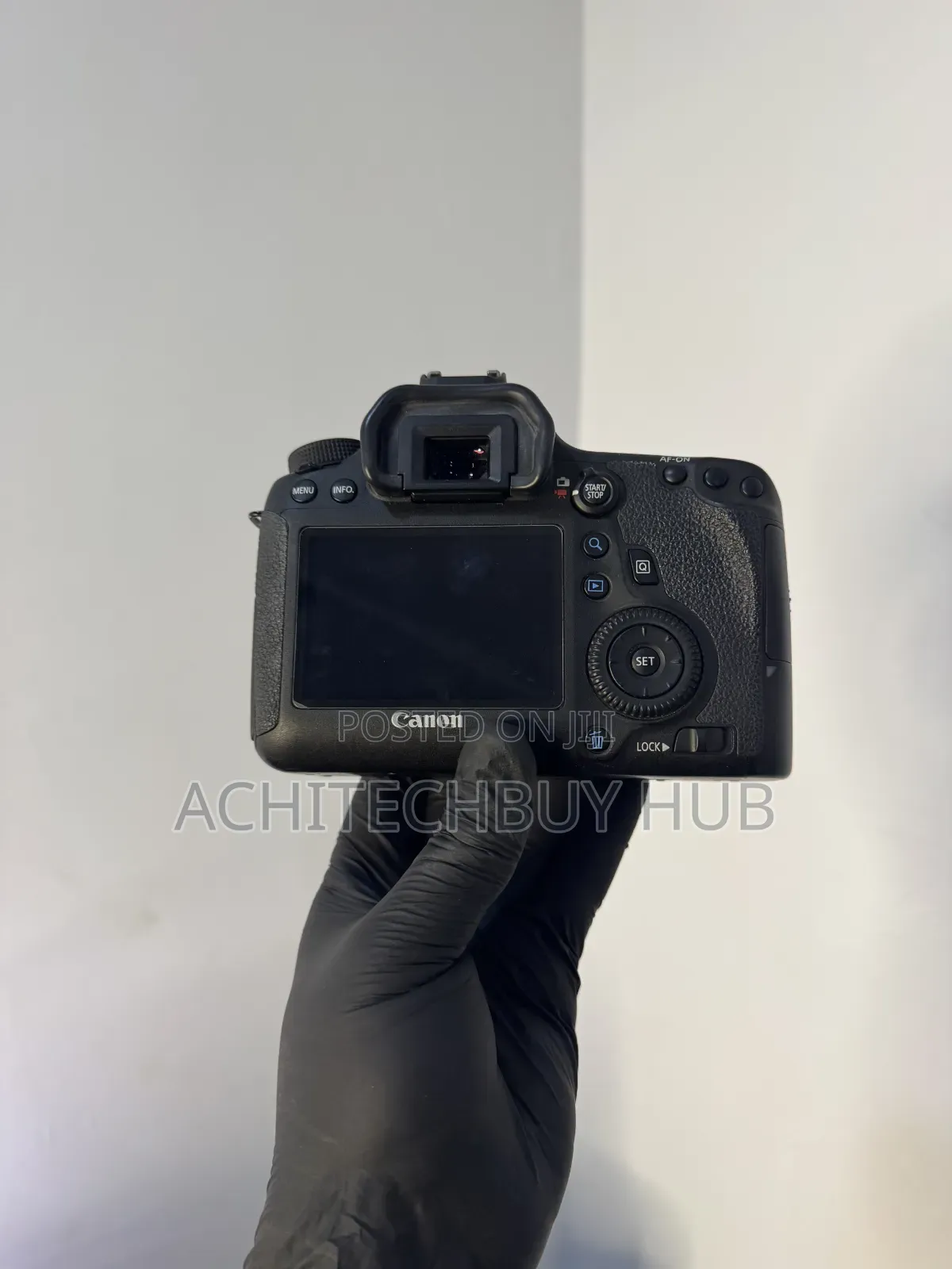 Canon 6d Full Frame DSLR Camera Body 98% New + Free Bag