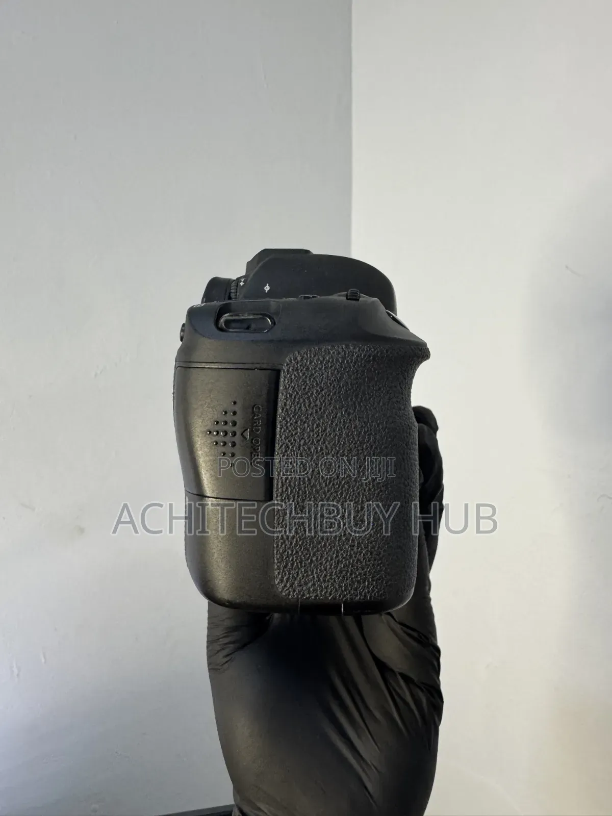 Canon 6d Full Frame DSLR Camera Body 98% New + Free Bag