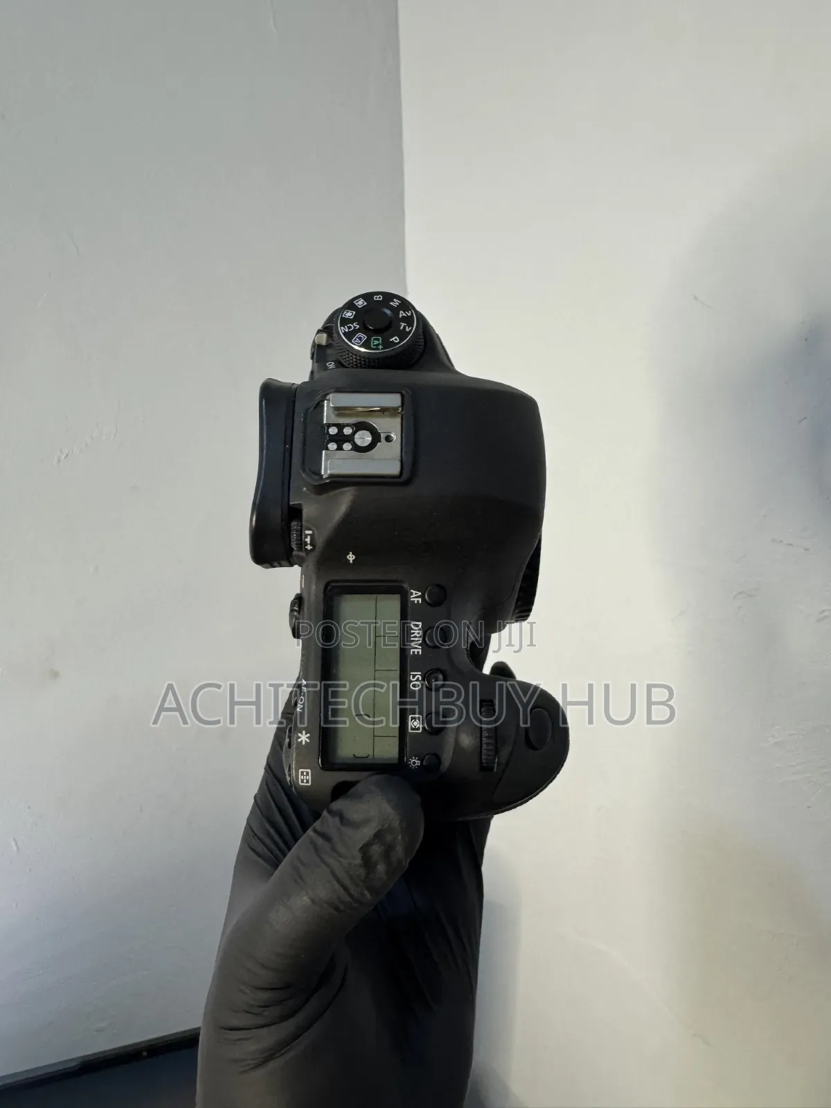 Canon 6d Full Frame DSLR Camera Body 98% New + Free Bag