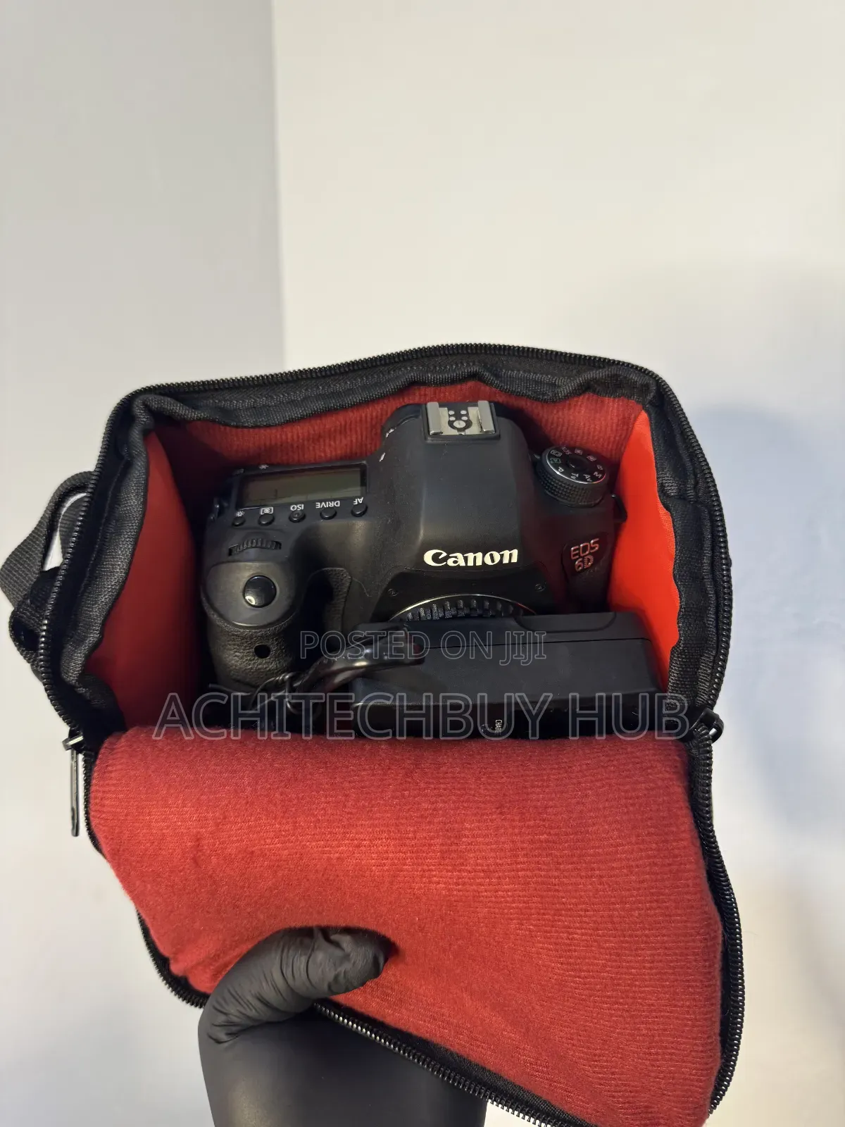 Canon 6d Full Frame DSLR Camera Body 98% New + Free Bag