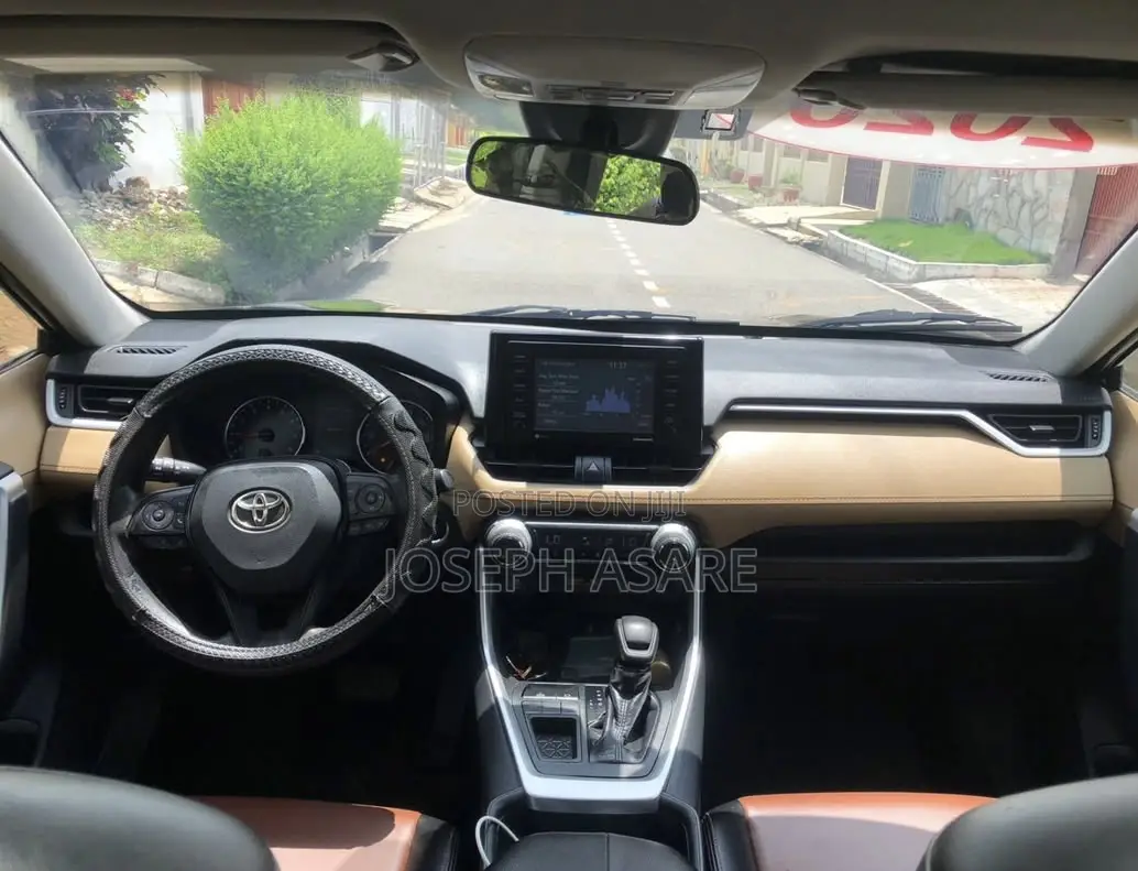 Toyota RAV4 XLE AWD 2020 Black