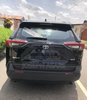 Toyota RAV4 XLE AWD 2020 Black