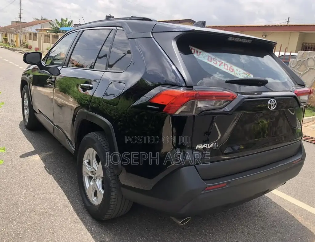 Toyota RAV4 XLE AWD 2020 Black