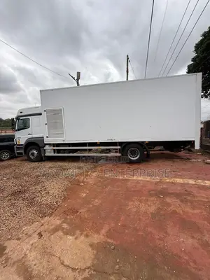 Mercedes-Benz Axor 2010 White