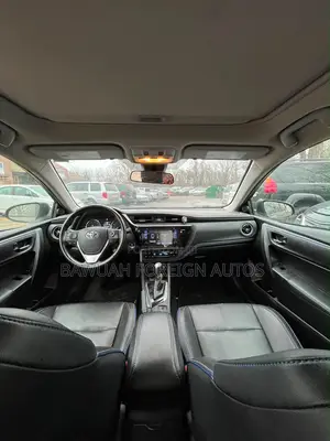 Toyota Corolla XSE (1.8L 4cyl 2A) 2018 Brown