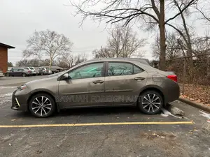 Toyota Corolla XSE (1.8L 4cyl 2A) 2018 Brown
