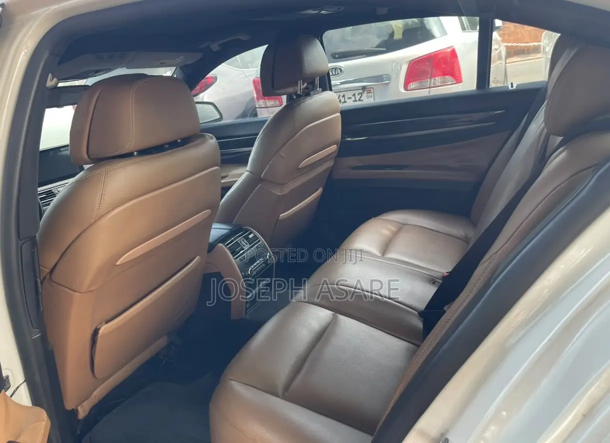 BMW 7 Series 730Li 2011