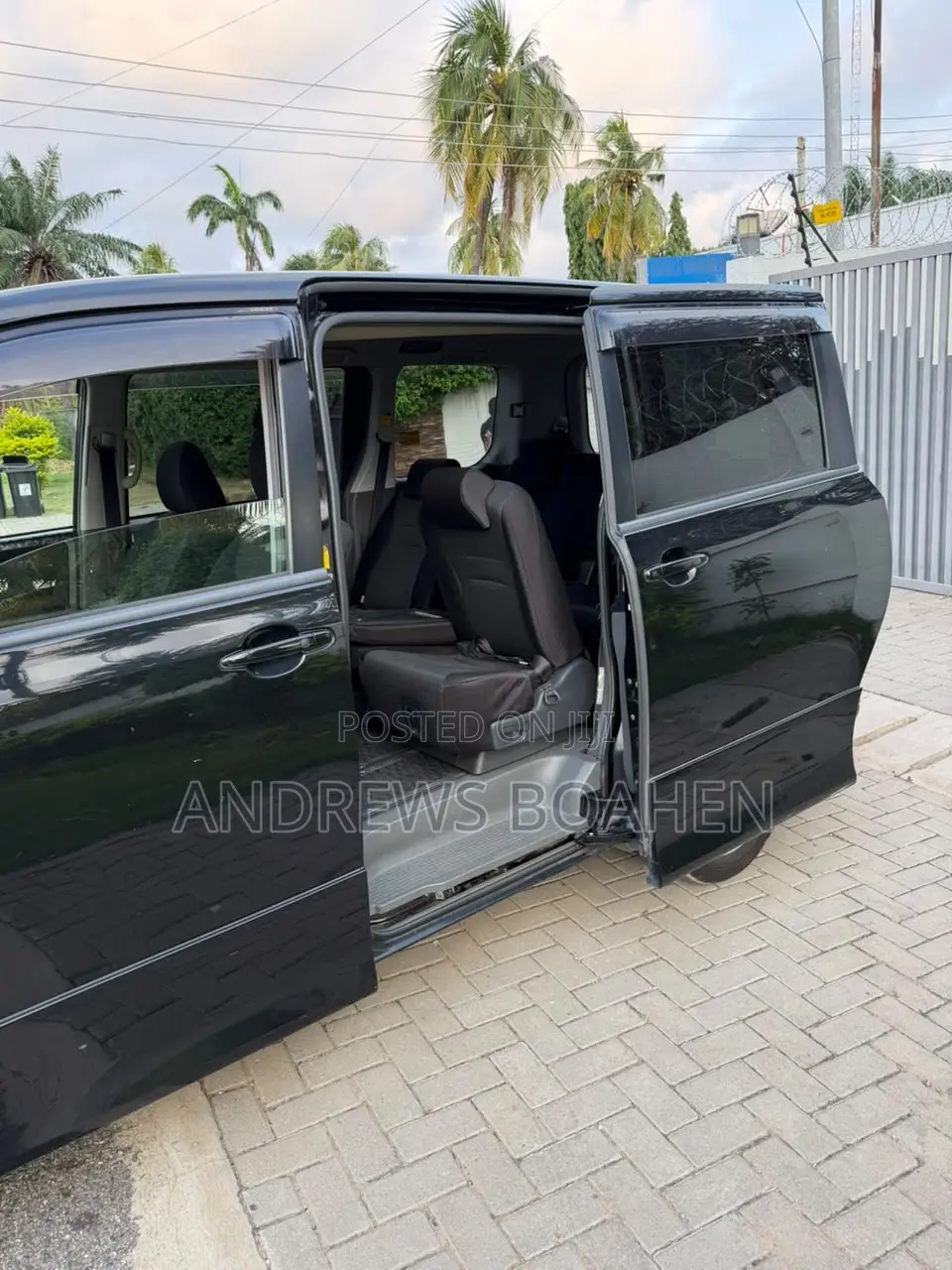Toyota Voxy 2011 Black