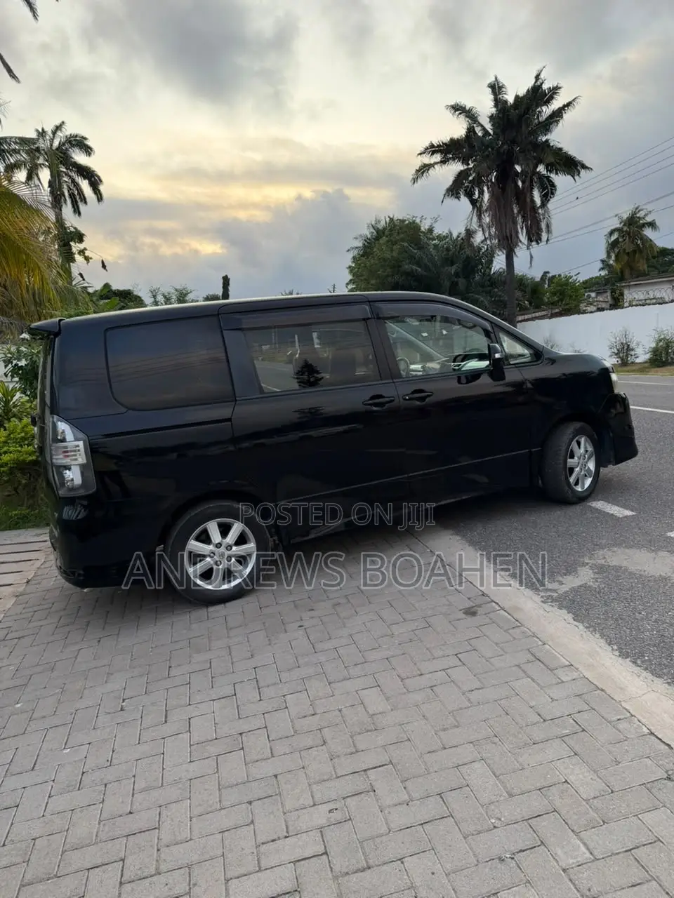 Toyota Voxy 2011 Black