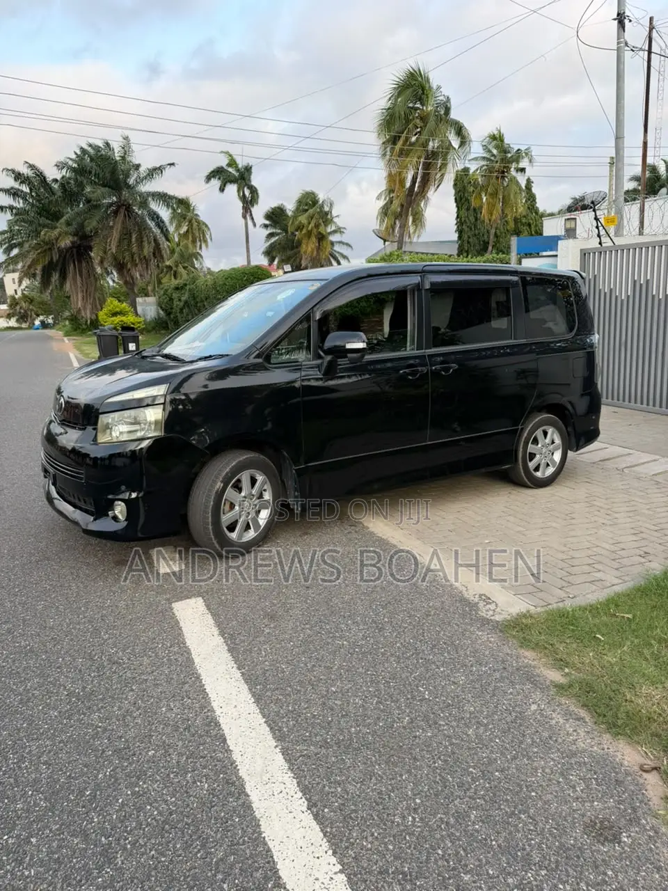 Toyota Voxy 2011 Black
