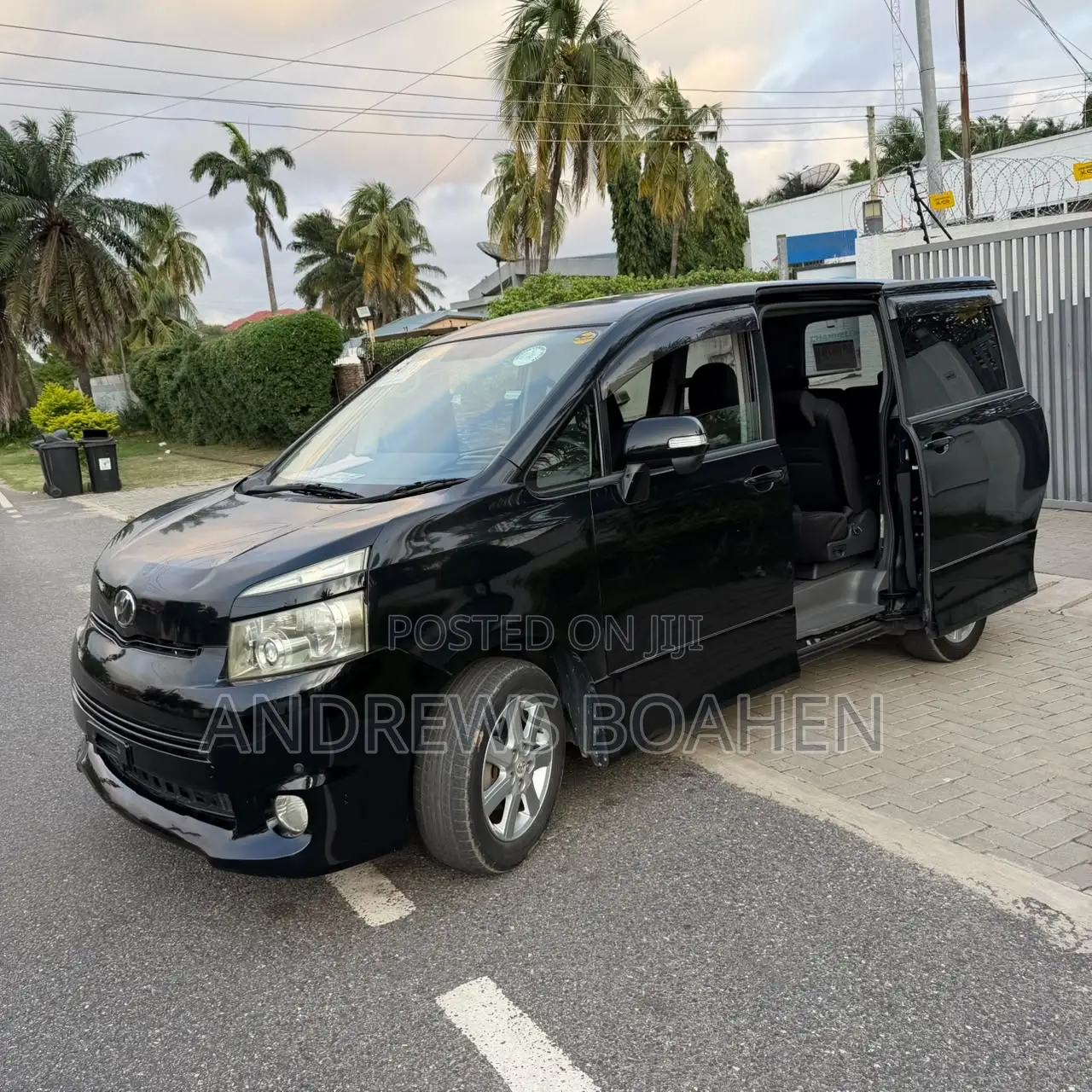 Toyota Voxy 2011 Black
