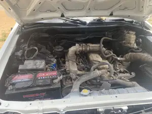 Nissan Pathfinder SE 4x4 2004 White