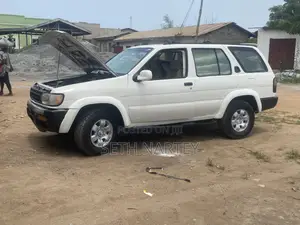 Nissan Pathfinder SE 4x4 2004 White