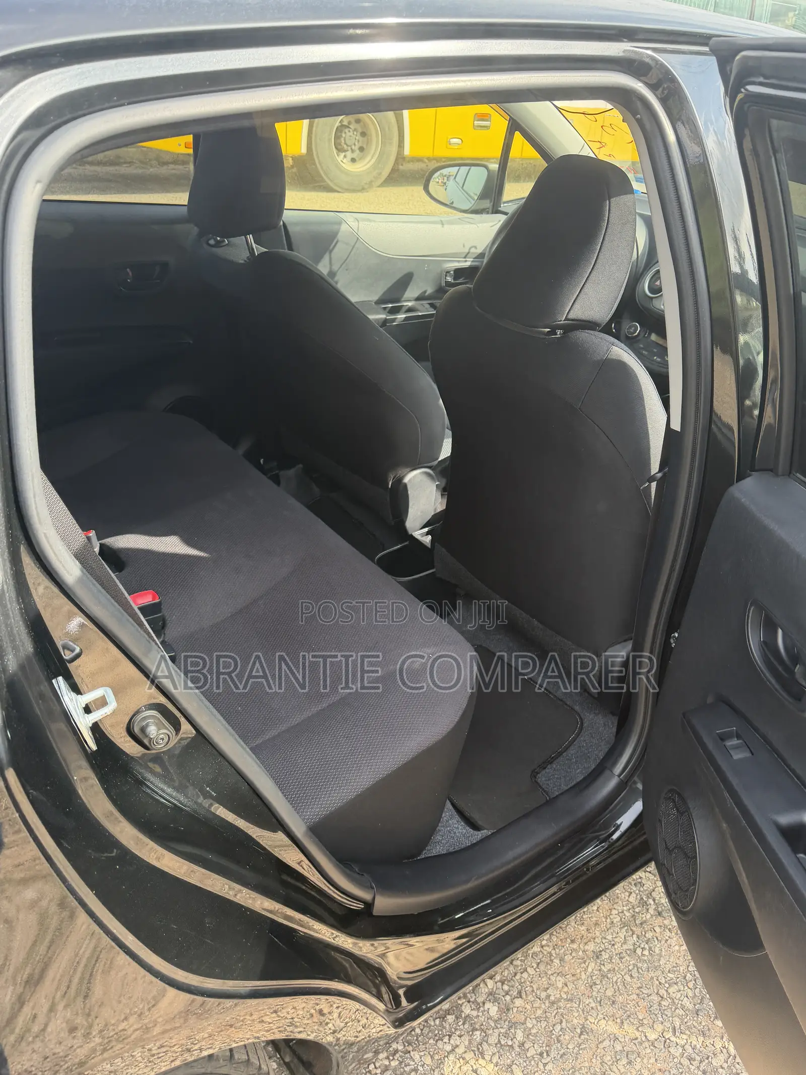 Toyota Vitz 1.3 AWD 3dr 2012 Black