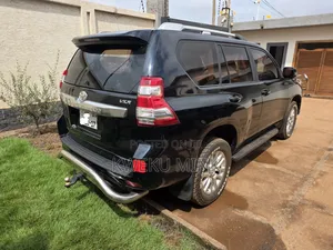 Toyota Land Cruiser Prado 2017 Black