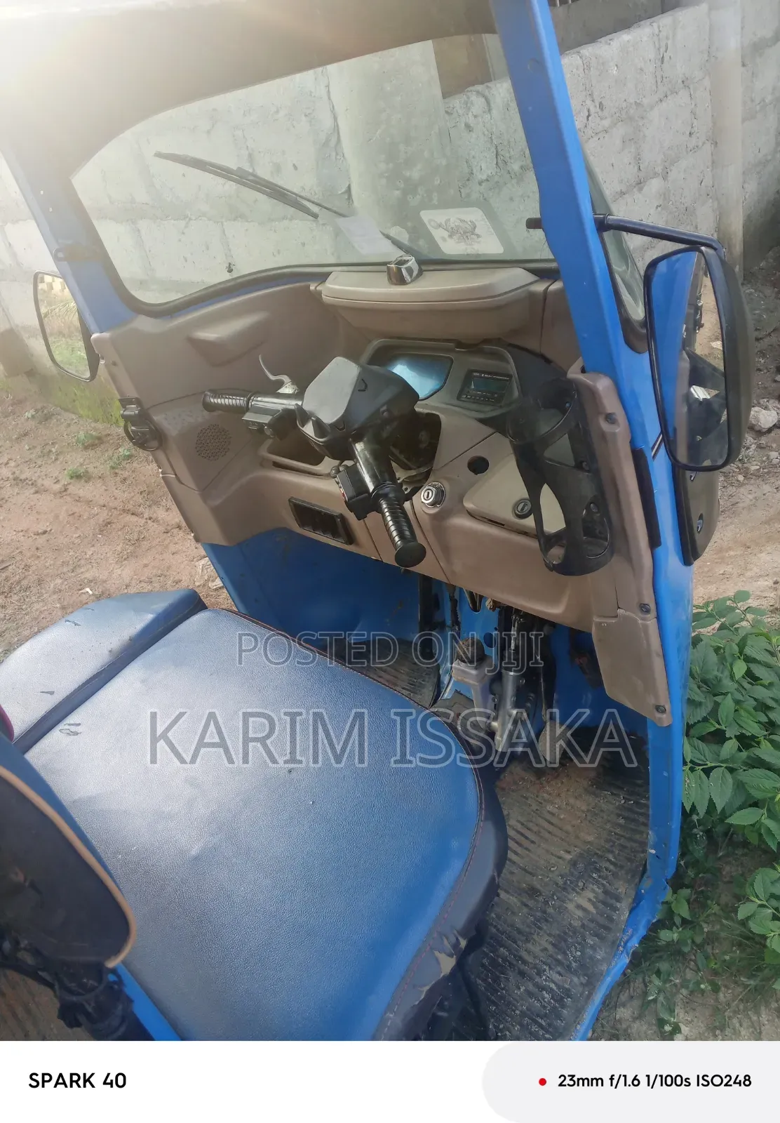 Bajaj RE 2025 Blue